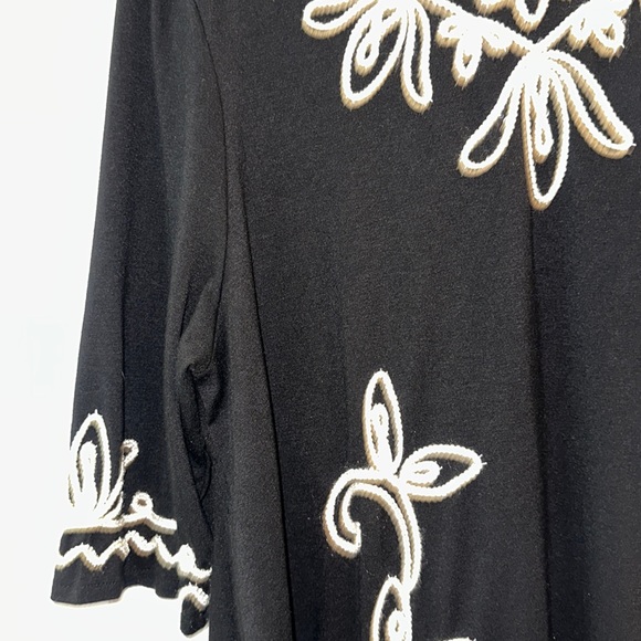 Catherine's Maternity Dress - Picture 6 of 10